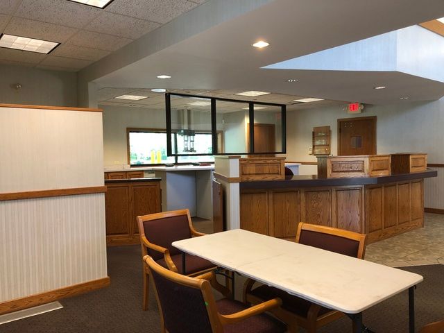 8225 Fox River Dr, Newark, IL 60541